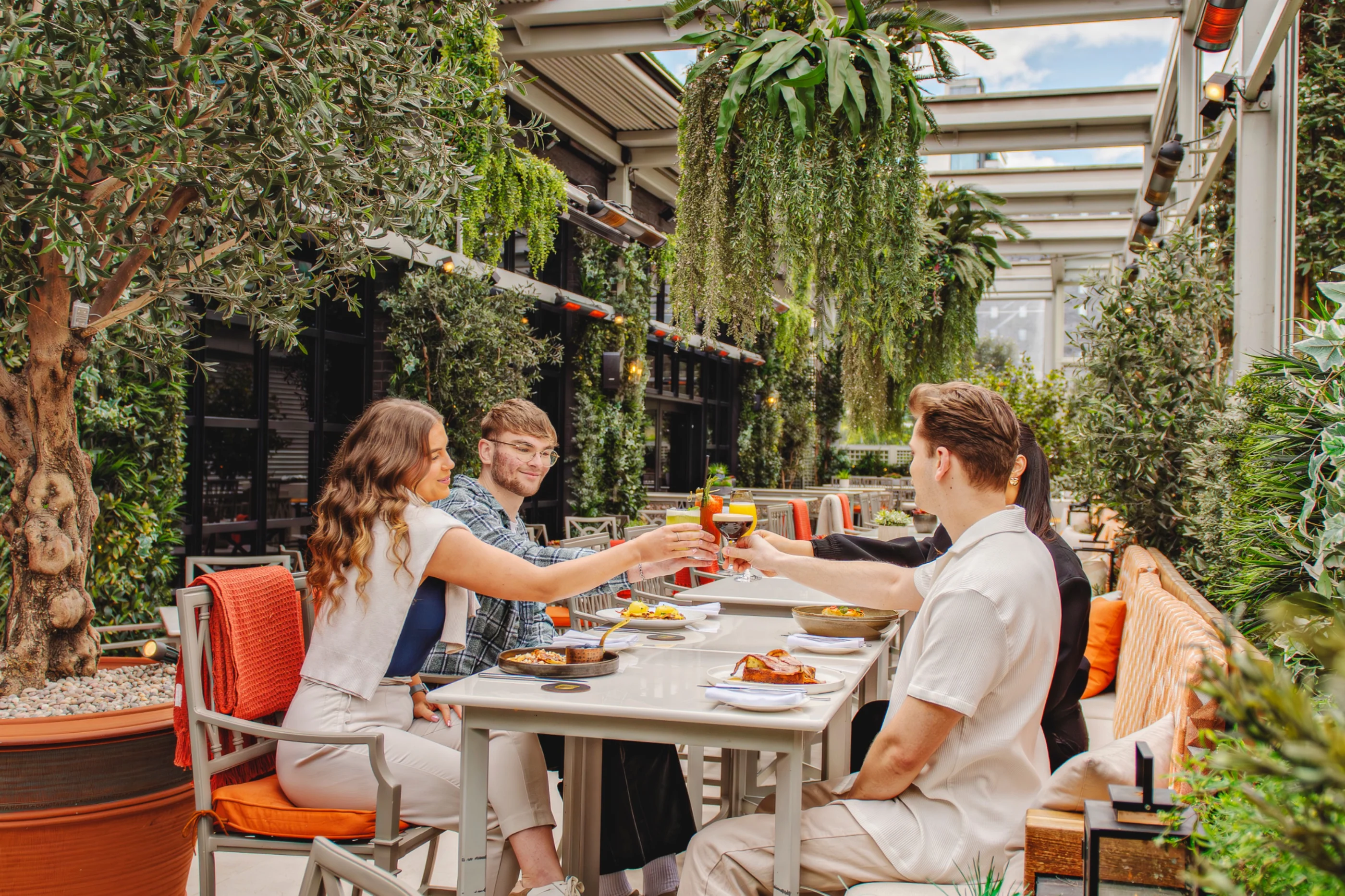Dine Outdoors in Manchester